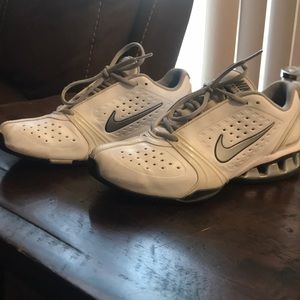 Nike REAX training tennis shoes